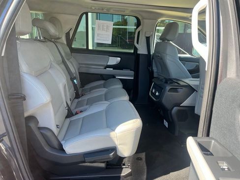 Used 2025 Ford Expedition Max Active AWD/4WD image 20