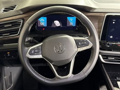 Used 2025 Volkswagen Atlas SEL image 22