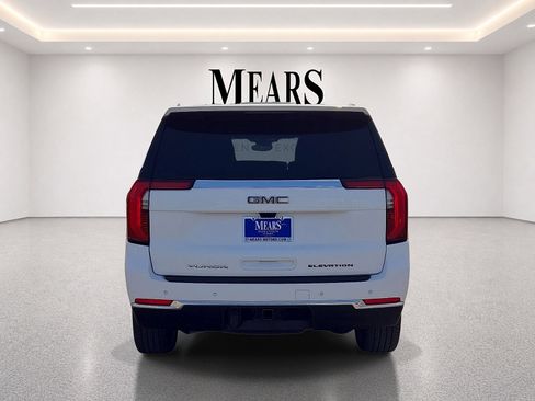 Used 2025 GMC Yukon XL Elevation w/ Elevation Premium Package AWD/4WD image 4