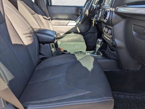 Used 2014 Jeep Wrangler Unlimited Rubicon w/ Connectivity Group image 19