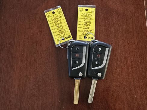 Used 2020 Toyota RAV4 LE w/ All Weather Liner Package AWD/4WD image 36