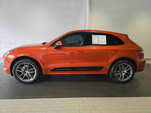 Used 2025 Porsche Macan AWD/4WD image 2