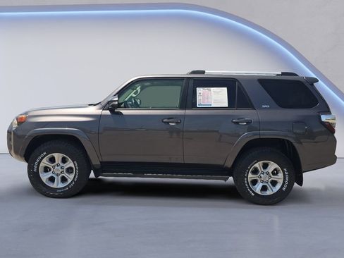 Used 2021 Toyota 4Runner SR5 Premium AWD/4WD image 2