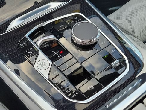 New 2026 BMW X5 xDrive40i w/ M Sport Package image 21