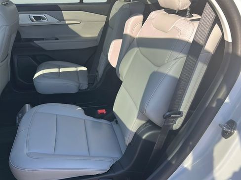 New 2026 Ford Explorer Active w/ Active Comfort Package AWD/4WD image 26