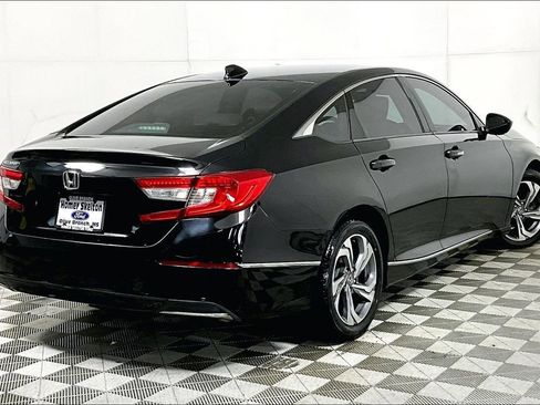 Used 2018 Honda Accord EX image 12