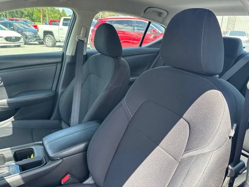 Used 2024 Nissan Sentra S FWD image 3