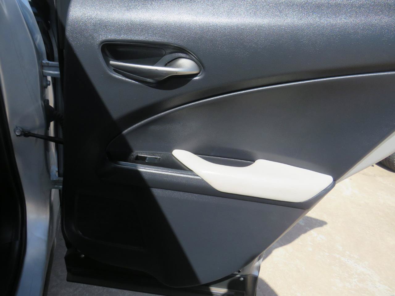 Used 2019 Lexus UX 200 FWD image 7