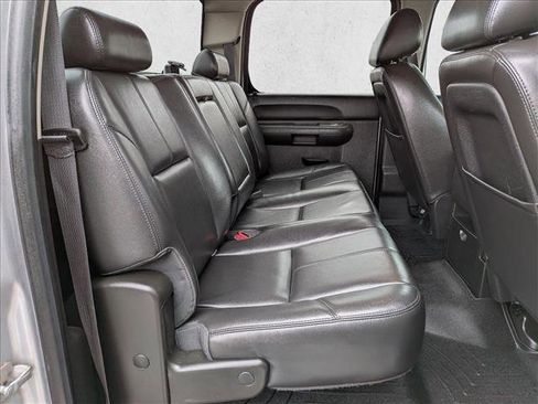 Used 2014 Chevrolet Silverado 2500 LT w/ Custom Sport Truck Package AWD/4WD image 22