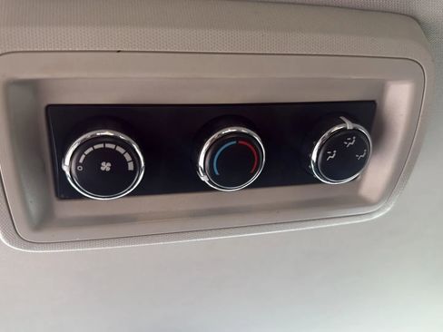 Used 2013 Dodge Grand Caravan SXT image 20