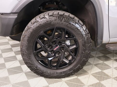 Used 2025 GMC Sierra 1500 AT4X AWD/4WD image 19