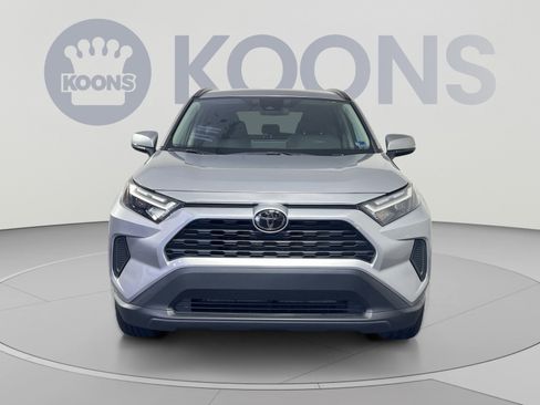 Used 2025 Toyota RAV4 XLE AWD/4WD image 11