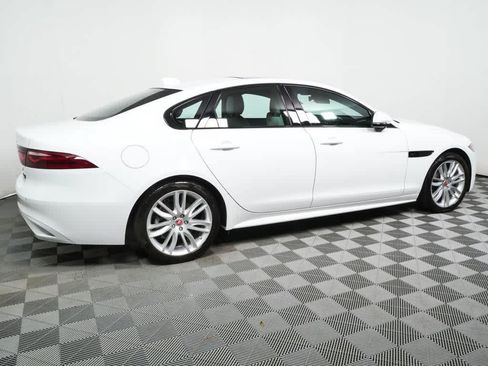 Used 2022 Jaguar XF R-Dynamic SE AWD/4WD image 2