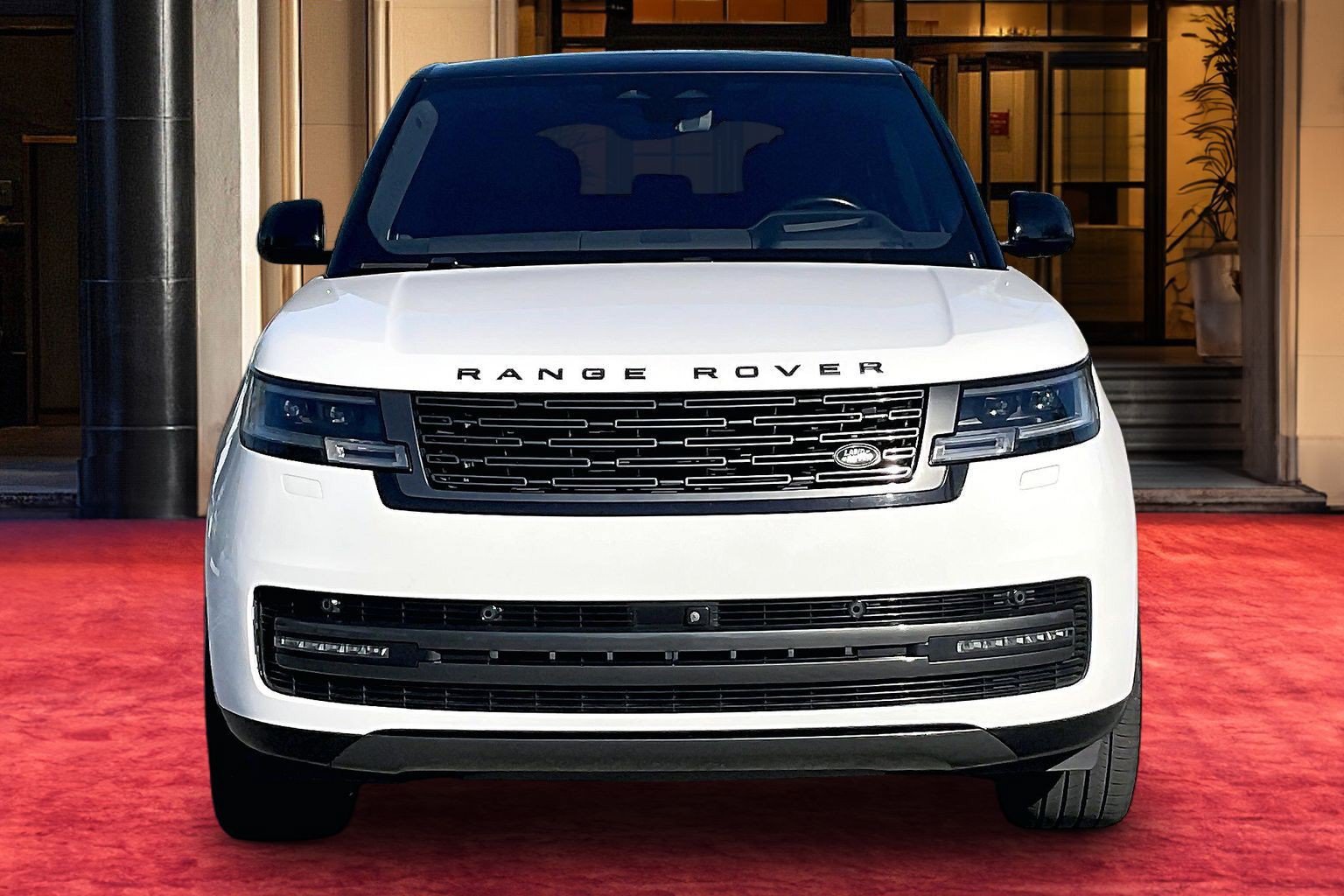 Used 2023 Land Rover Range Rover SE AWD/4WD image 3