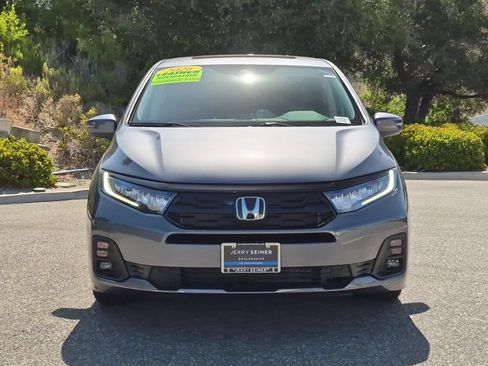 New 2026 Honda Odyssey Touring image 14