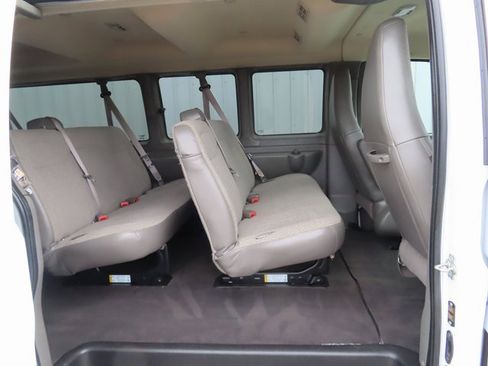 Used 2025 Chevrolet Express 3500 LT image 22