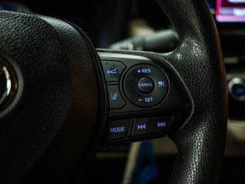 Used 2020 Toyota Corolla LE FWD image 19