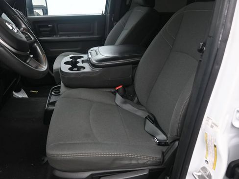 Used 2024 RAM 2500 Tradesman w/ Chrome Appearance Group AWD/4WD image 14