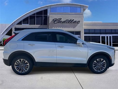 Used 2024 Cadillac XT4 Premium Luxury w/ Cold Weather Package image 4