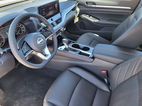 New 2025 Nissan Altima 2.5 SR w/ SR Premium Package image 8