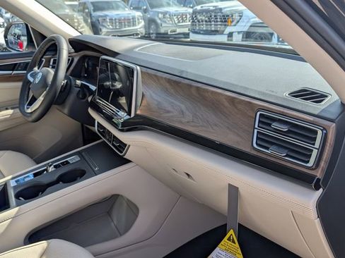 New 2026 Volkswagen Atlas SE image 18