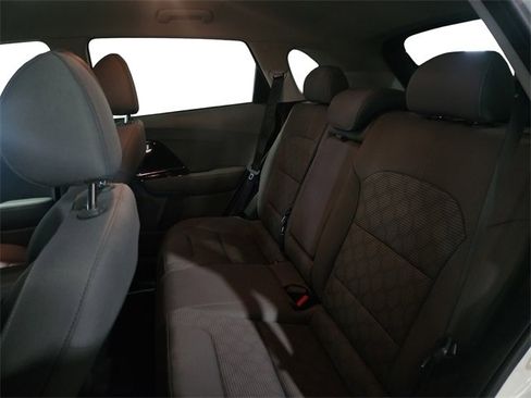 Used 2022 Kia Niro LXS image 18