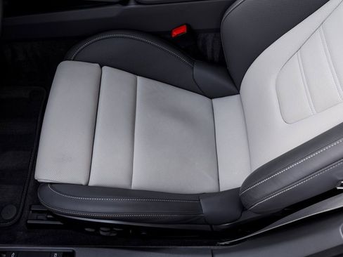 Used 2024 Porsche 911 Turbo image 22