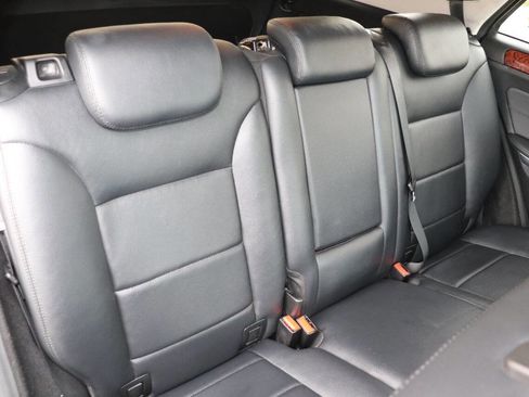 Used 2009 Mercedes-Benz ML 320 BlueTEC 4MATIC image 46