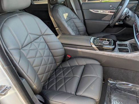 Used 2025 BMW 740i 740i image 23