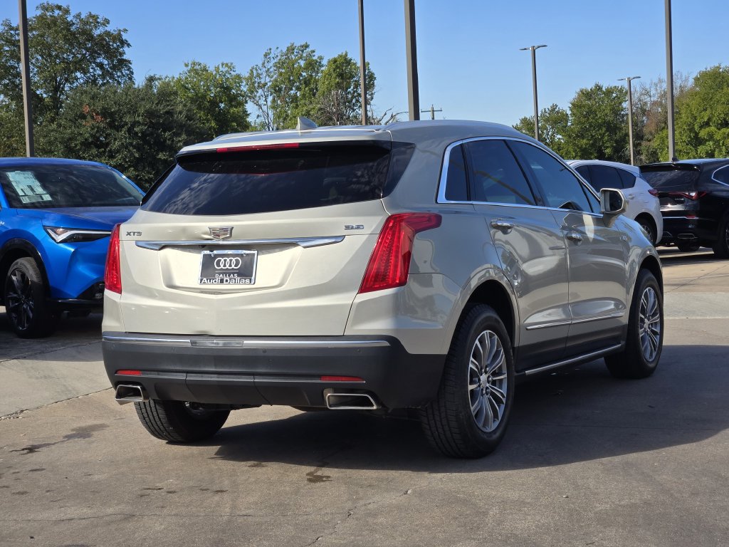 Used 2017 Cadillac XT5 Luxury w/ Driver Awareness Package FWD image 8