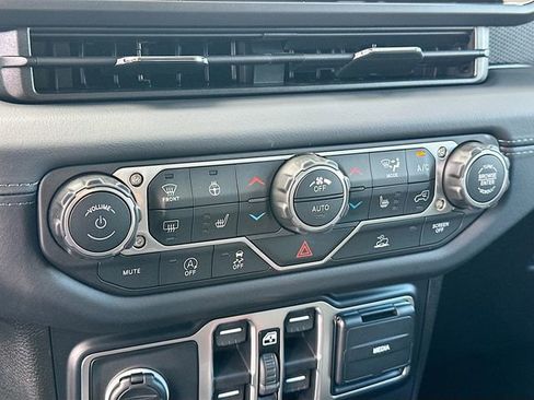 New 2026 Jeep Wrangler Unlimited Rubicon image 10