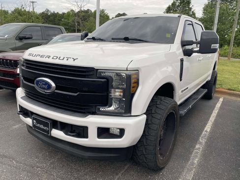 Used 2019 Ford F250 Lariat w/ Lariat Ultimate Package AWD/4WD image 3
