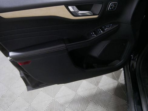 Used 2021 Ford Escape Titanium w/ Titanium Elite Package AWD/4WD image 14