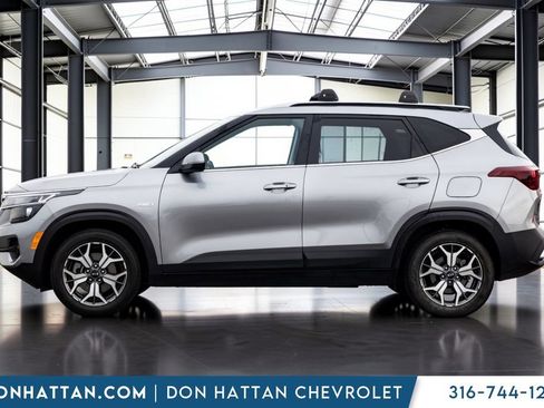 Used 2021 Kia Seltos EX AWD/4WD image 3