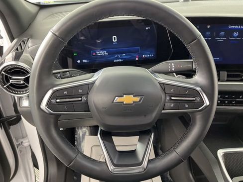 Used 2025 Chevrolet Equinox LT image 21