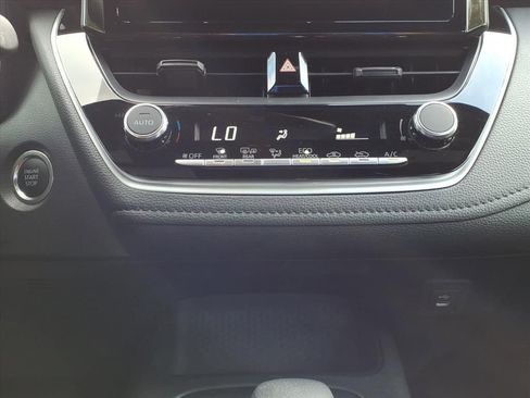 Used 2025 Toyota Corolla SE FWD image 29