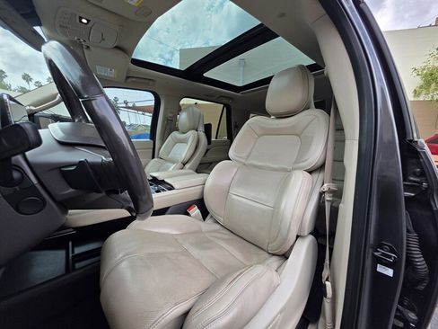 Used 2018 Lincoln Navigator L Reserve image 12