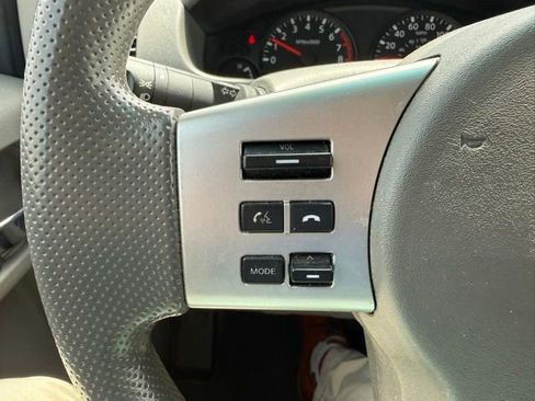 Used 2013 Nissan Frontier SV image 27
