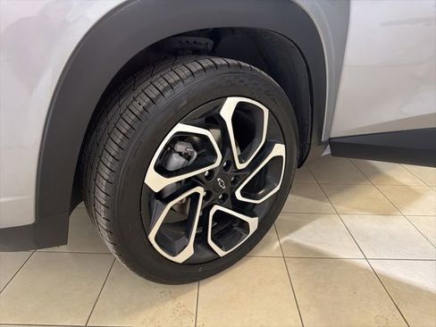 Used 2024 Chevrolet Trax RS FWD image 30