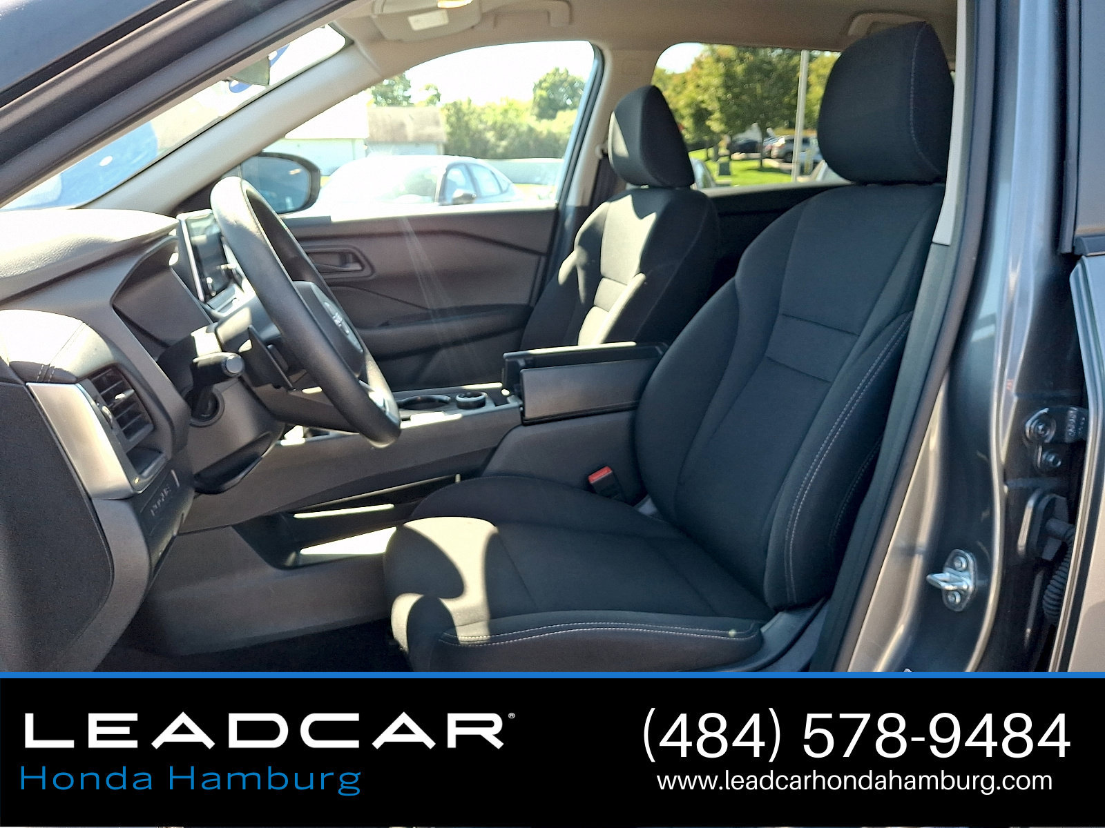 Used 2024 Nissan Rogue S AWD/4WD image 13