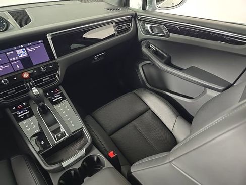 New 2026 Porsche Macan image 23