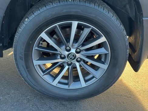 Used 2018 Toyota Highlander XLE w/ Protection Package #3 image 7