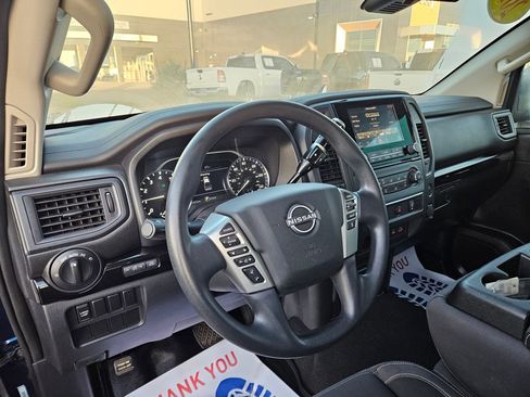 Used 2023 Nissan Titan SV image 14