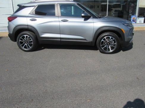 Certified 2025 Chevrolet TrailBlazer LT image 2