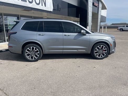 Used 2024 Cadillac XT6 Sport image 8