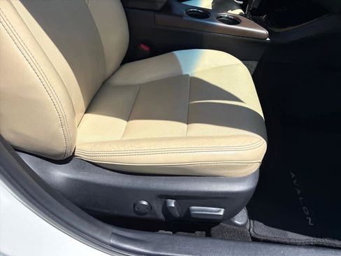 Used 2015 Toyota Avalon Limited FWD image 7