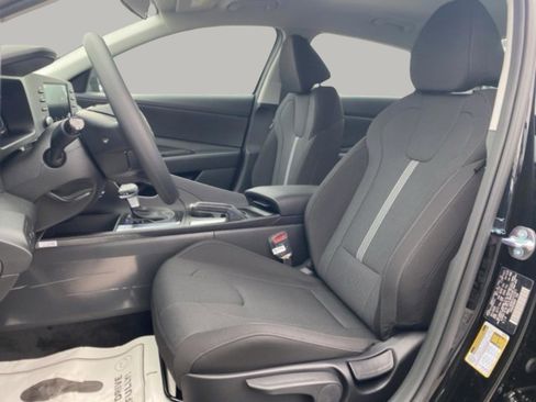 New 2026 Hyundai Elantra SE image 13