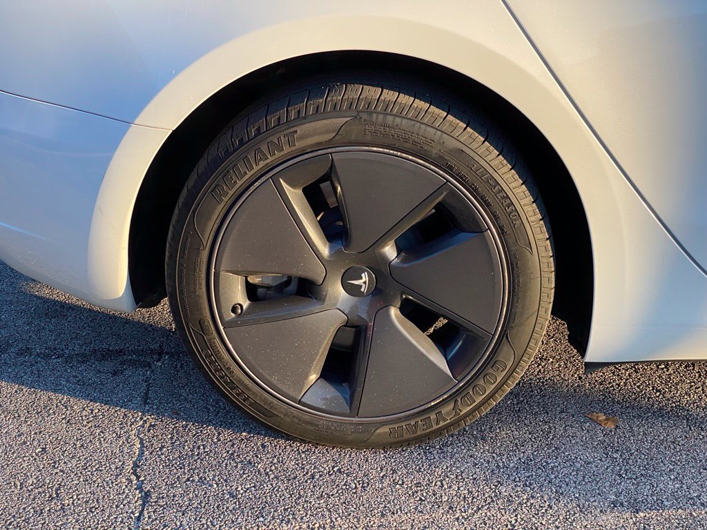 Used 2023 Tesla Model 3 Standard Range RWD image 9