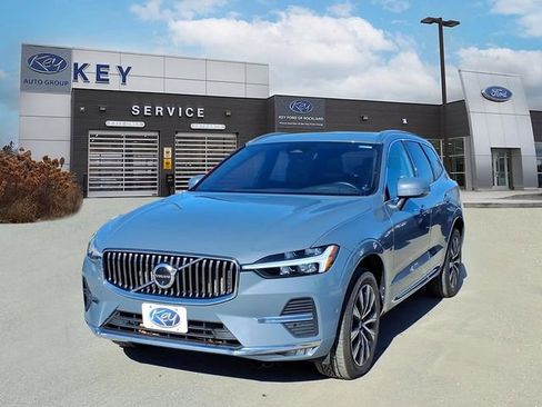 Used 2023 Volvo XC60 B5 Plus image 1