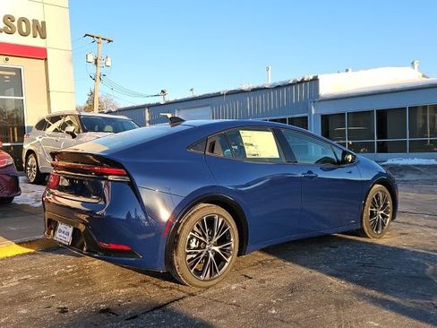 New 2026 Toyota Prius XLE image 11